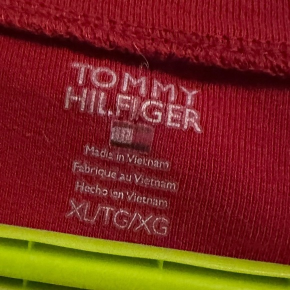 Vintage women’s Tommy Hilfiger T-shirt - Picture 3 of 3